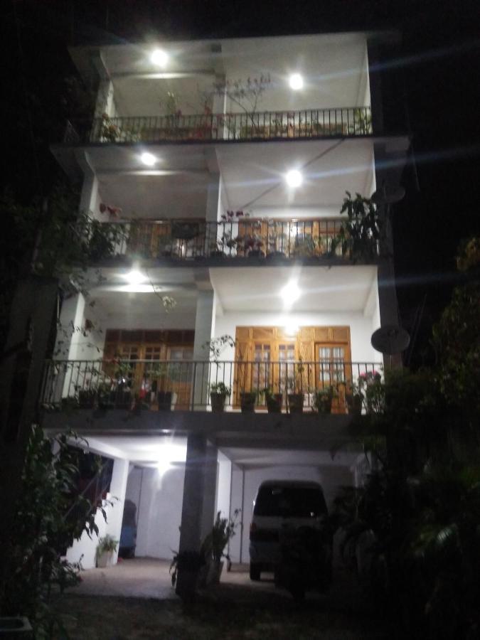 Old Town Hotel Канди Екстериор снимка