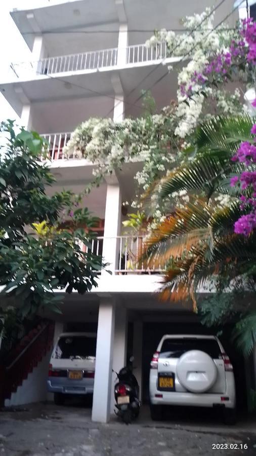 Old Town Hotel Канди Екстериор снимка