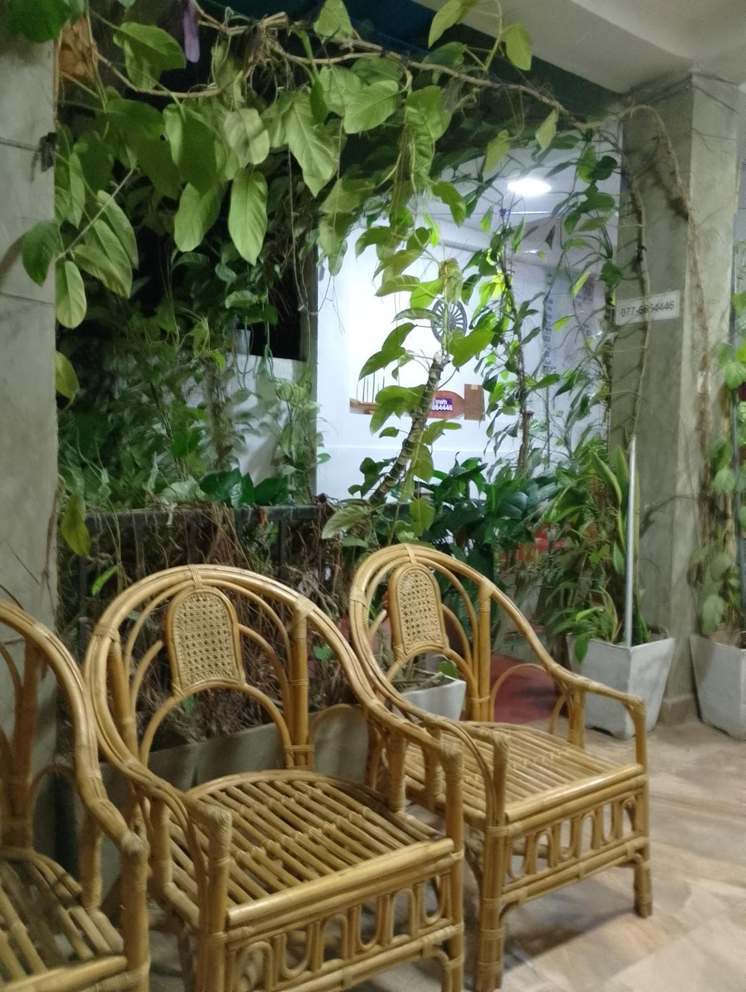 Old Town Hotel Канди Екстериор снимка