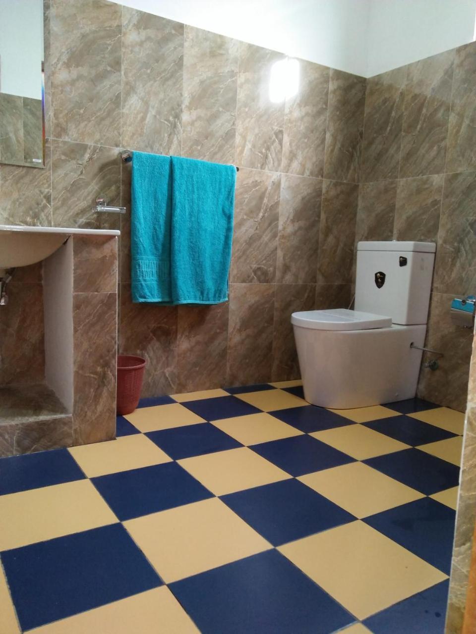 Old Town Hotel Канди Екстериор снимка
